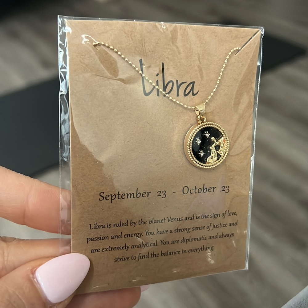 NWT Libra Constellation Gold Chain Zodiac Sign Round Pendant Necklace